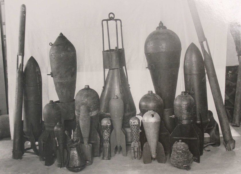 Display of aerial bombs in Annex war trophies building, Ottawa, 1920s (LAC photo)