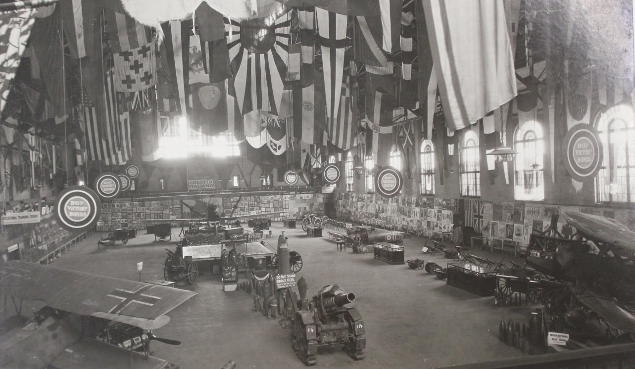 Hamilton War trophies exhibit1919balcony (LAC collection)