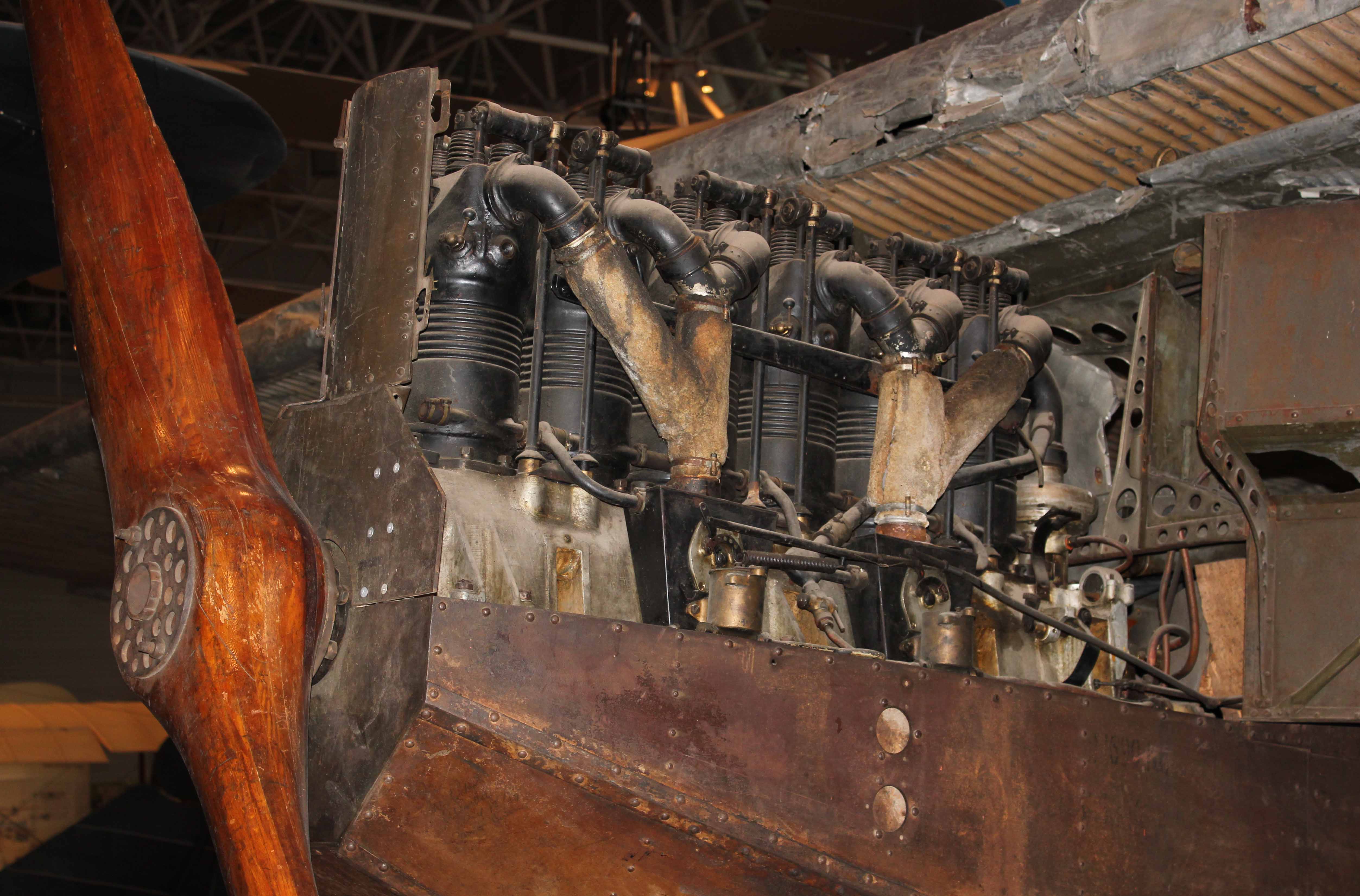 Here is a detailed view of the engine, minus the distinctive trunked exhaust, with armoured plate folder open.