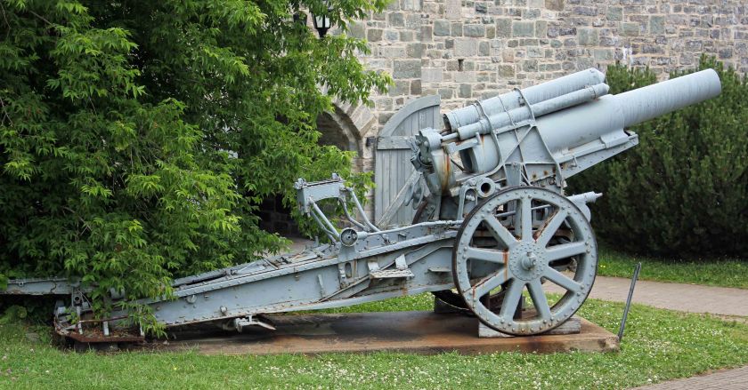 Morser howitzer no. 825 was captured by it was originally captured by elements of the 11th Infantry Brigade, Sep. 5th, 1918, on the road North-East of Villers-lez-Cagnicourt. The War Trophies Commission sent it to Laval University. Today, accessible by guided tour of the Van Doos head-quarters, it is Canada's only 1916 pattern (longer barrel) Morser howitzer. Photo by Author