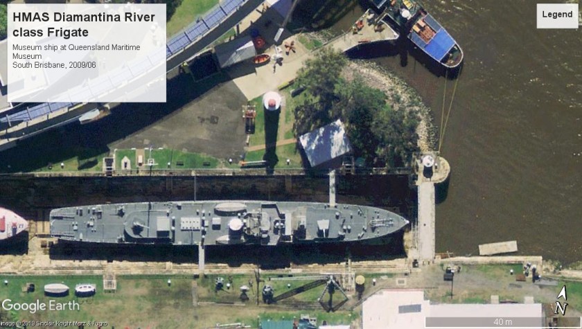 HMAS Diamantina K-377 South Brisbane AU 2009.jpg