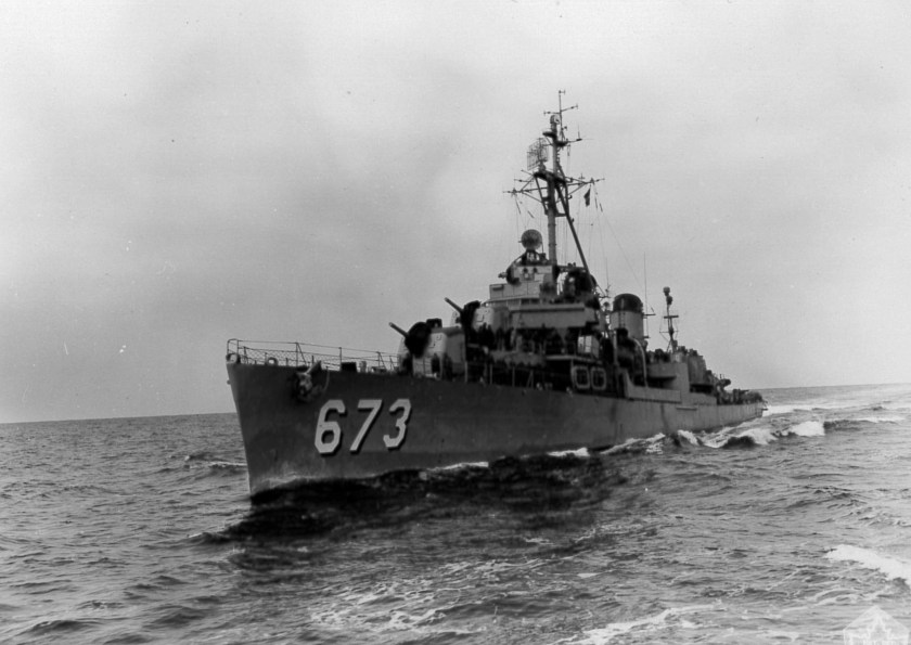 USS Hickox DD-673 1952 CO-376