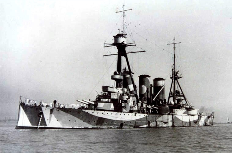 Averof_in_camo,1942