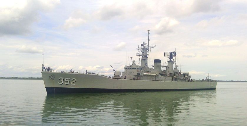 KRI_Slamet_Riyadi_352