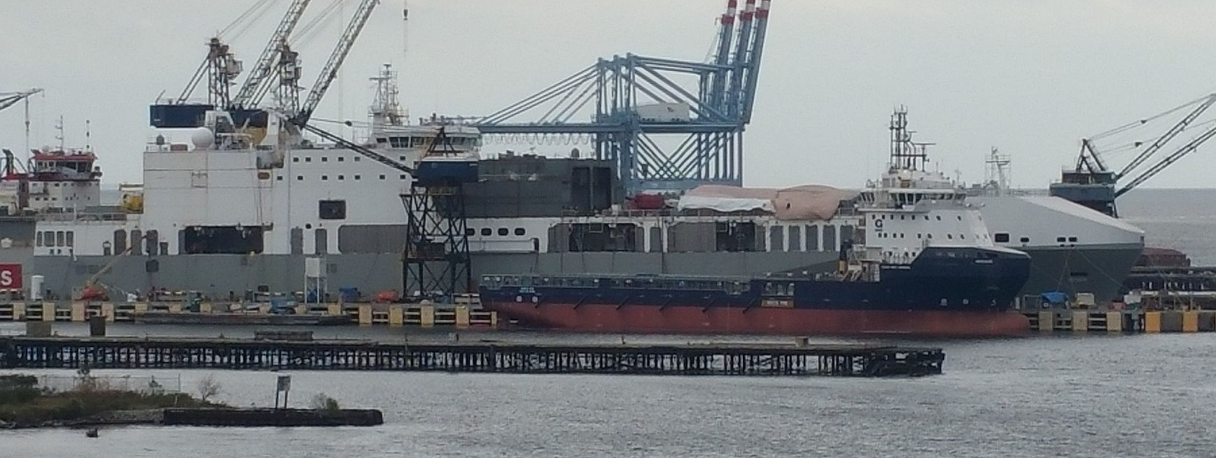 MV_Ocean_Trader_in_Mobile,_AL_on_Oct_31_2015detail