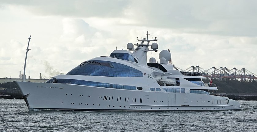 superyacht Yas_(141_m_x_14,4_m)_(49089609943)