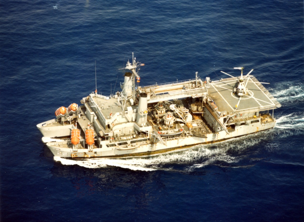 USS Ortolan ASR-22 DN-SC-88-09155