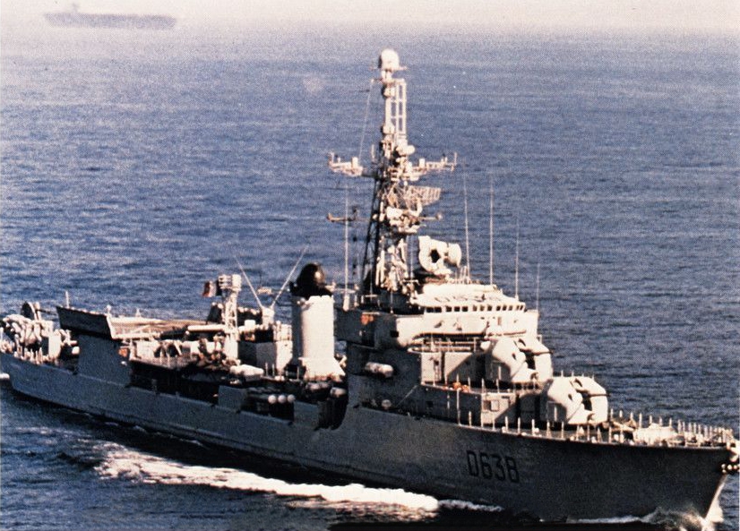 La_Galissonnière_(D638)_underway_in_the_Mediterranean_Sea,_circa_in_1983