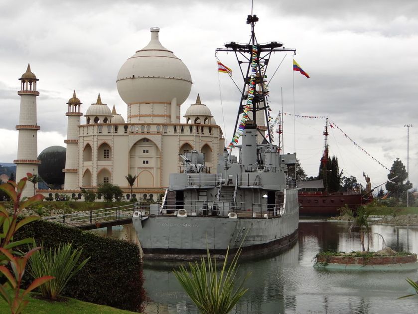 USS Ruchamkin ARC Cordoba at Parque_Jaime_Duque_01