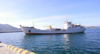 HQ-522_Hùng_Vương-class_landing_ship