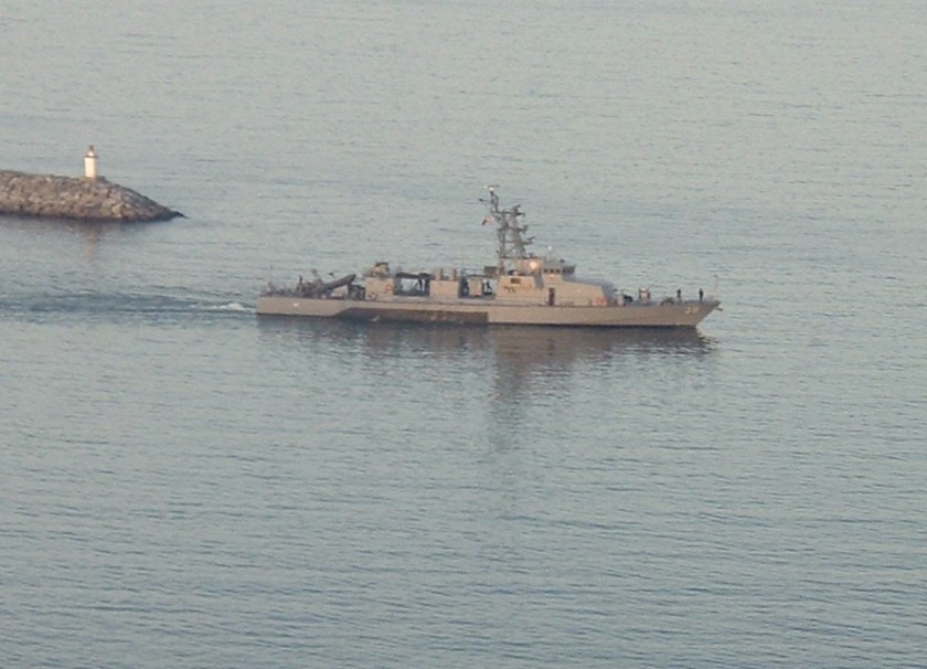 BRP_Mariano_Alvarez_Getting_Underway_at_Breakwater