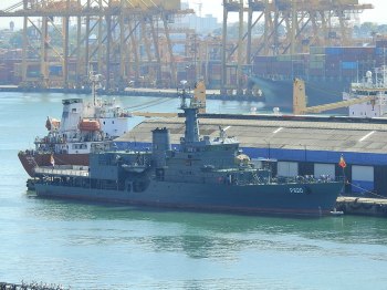 SNLS Sayabura UG-LK_Photowalk_-_Colombo_Harbour_-_2017-03-12_(11)