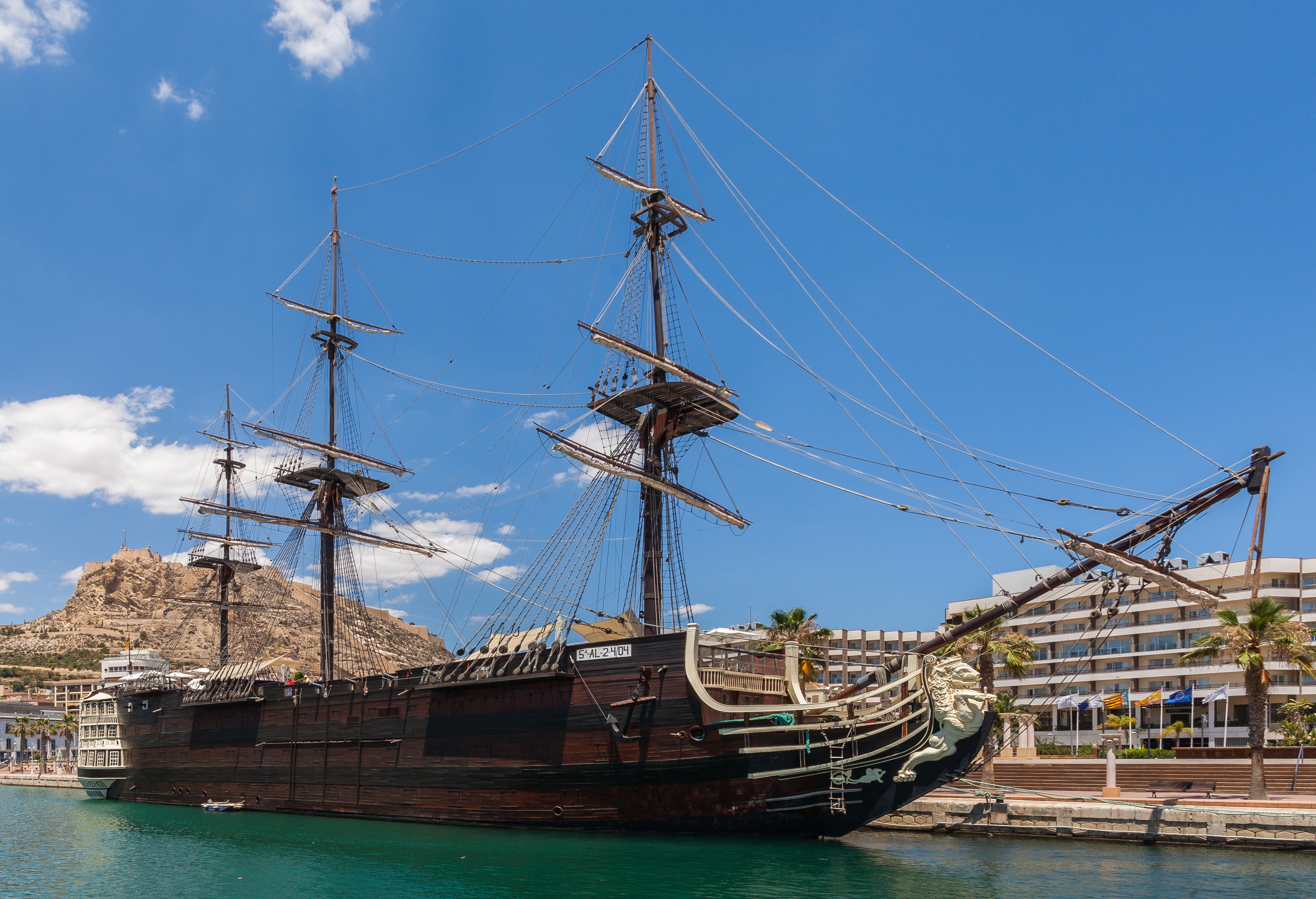 Santisima Trinidade replica Puerto_de_Alicante,_España,_2014-07-04,_DD_32