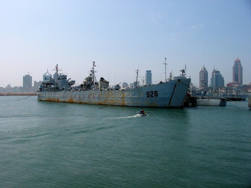 LST-926 - USS LST-1008 museum Qingdao 青岛海军博物馆_-_大型登陆艇大别山号（舷号926）_-_panoramio