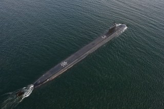 USS_North_Dakota_(SSN-784)_overhead_photo_in_August_2014