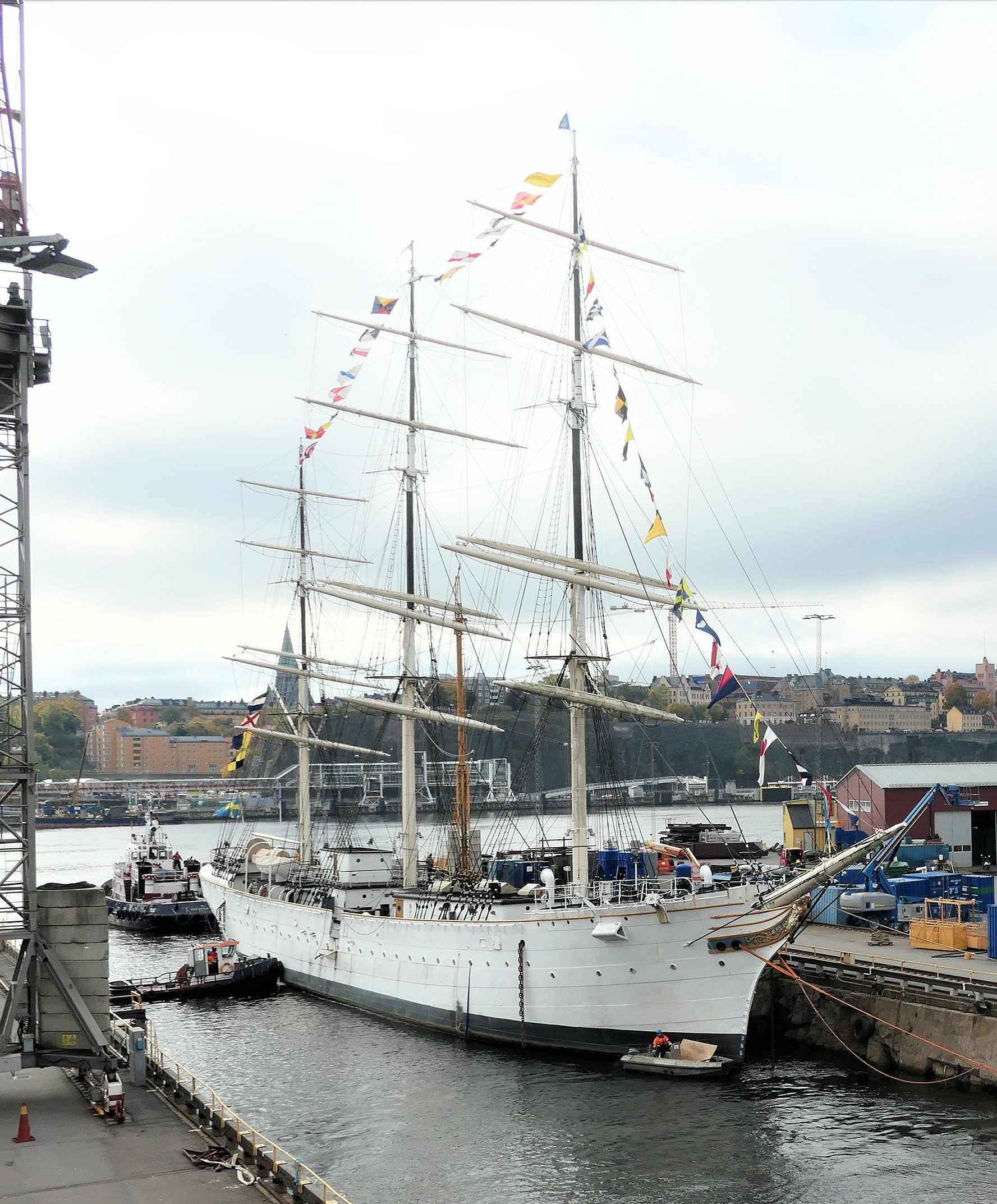 Af_Chapman_1888_entering_Beckholmen_Gustav_V_dry_dock_07_October_2021_-_01