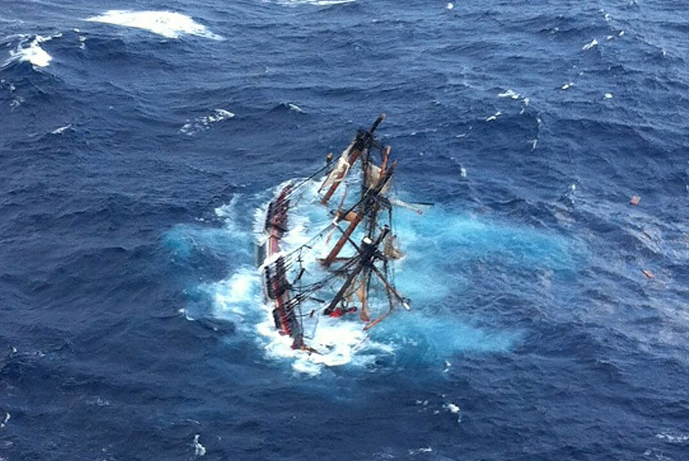 HMS_Bounty_submerged