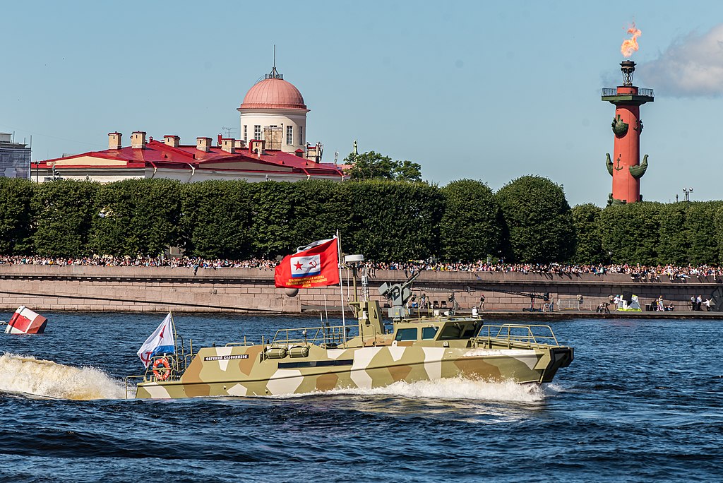 raptor_assaultboat-День_ВМФ_2020_СПб._Противодиверсионный_катер_Евгений_Колесников